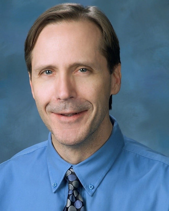 headshot of stephen bronsburg